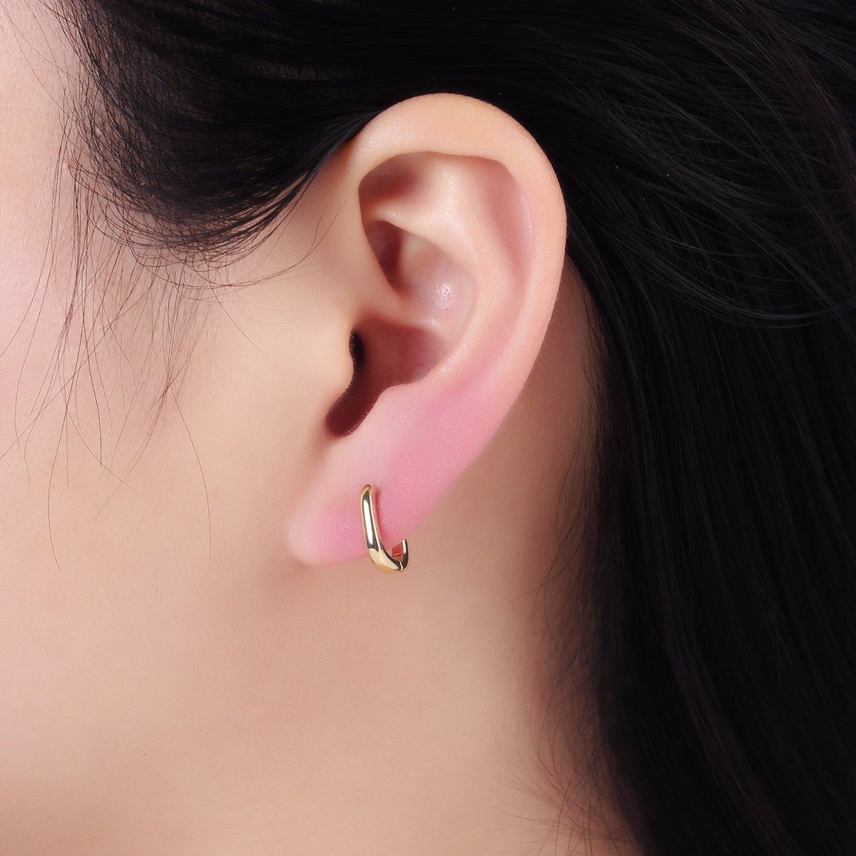 14K Gold Filled 11mm Minimalist Rectangular Huggie Earrings | AB1330