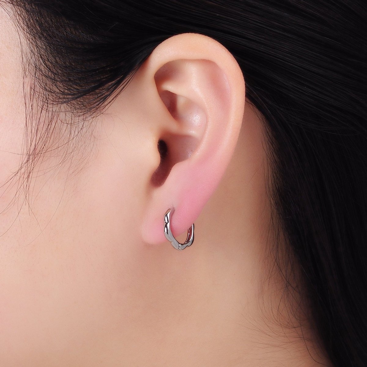 14K Gold Filled 13mm Rounded Huggie Earrings in Gold & Silver | P478 P479