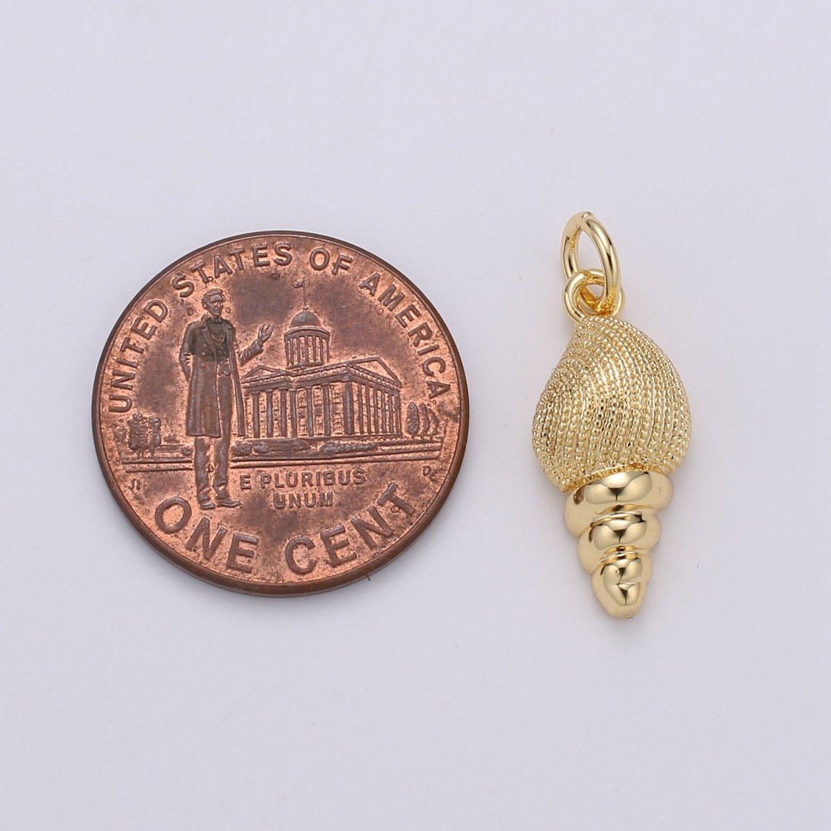14K Gold Filled 18mm Dotted Clam Shell Minimalist Charm | D195 - DLUXCA