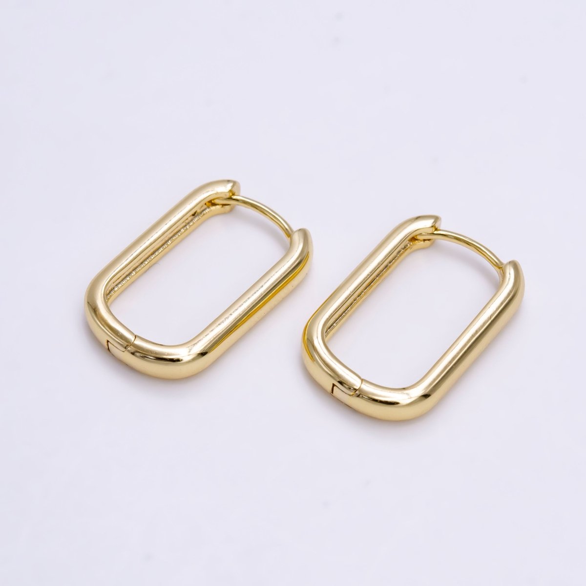 14K Gold Filled 18mm Oblong Minimalist Huggie Hoop Earrings | AE1101
