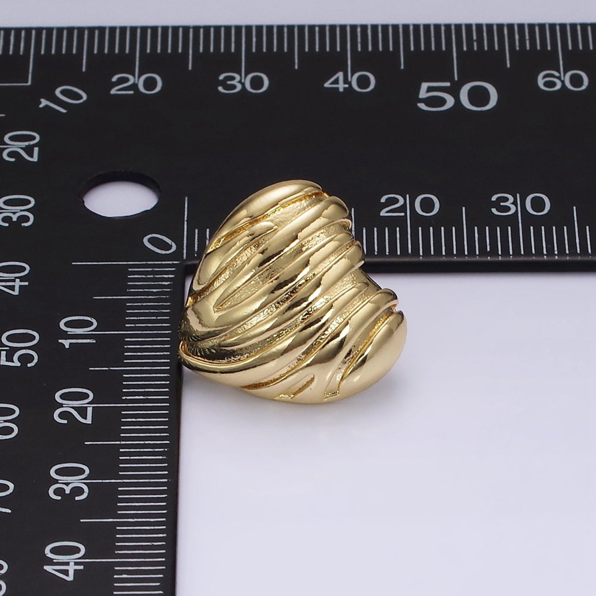 14K Gold Filled 20mm Curved Lined Textured Heart Stud Earrings | V456 - DLUXCA