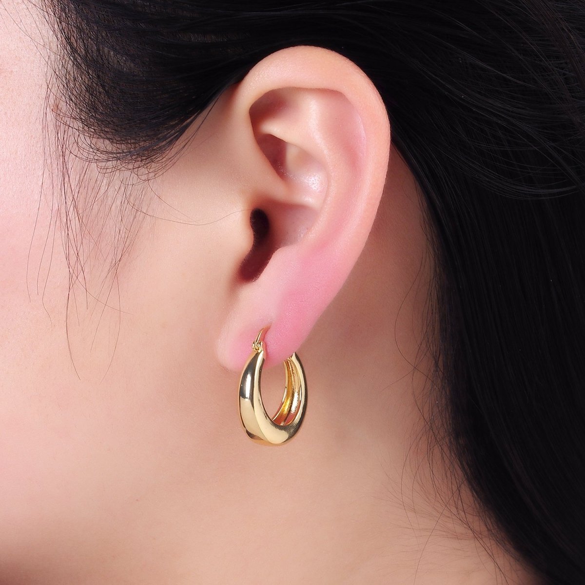 14K Gold Filled 20mm Dome Minimalist Latch Hoop Earrings in Gold & Silver | AB1338 P482