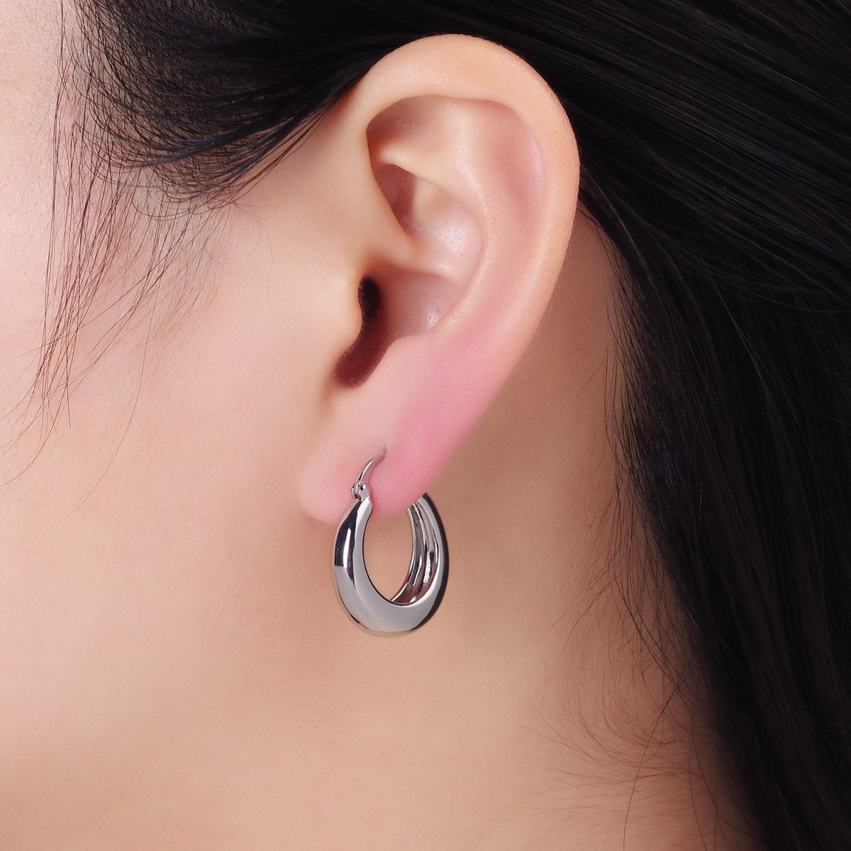 14K Gold Filled 20mm Dome Minimalist Latch Hoop Earrings in Gold & Silver | AB1338 P482
