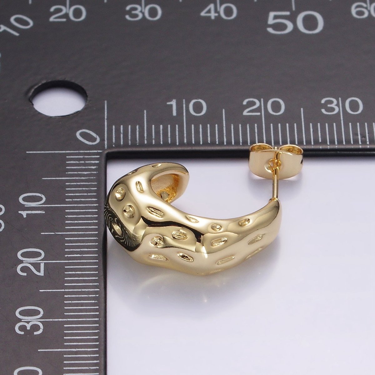 14K Gold Filled 20mm Dotted Hammered Dome J-Shaped Hoop Earrings | V286 - DLUXCA