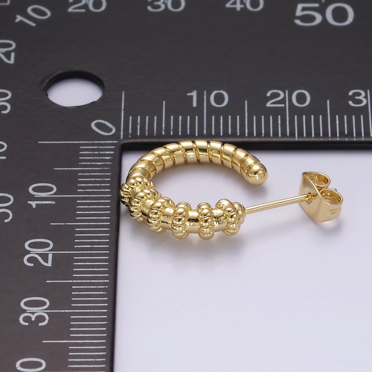 14K Gold Filled 23mm Twisted Croissant Lined C-Shaped Hoop Earrings | AE173 - DLUXCA