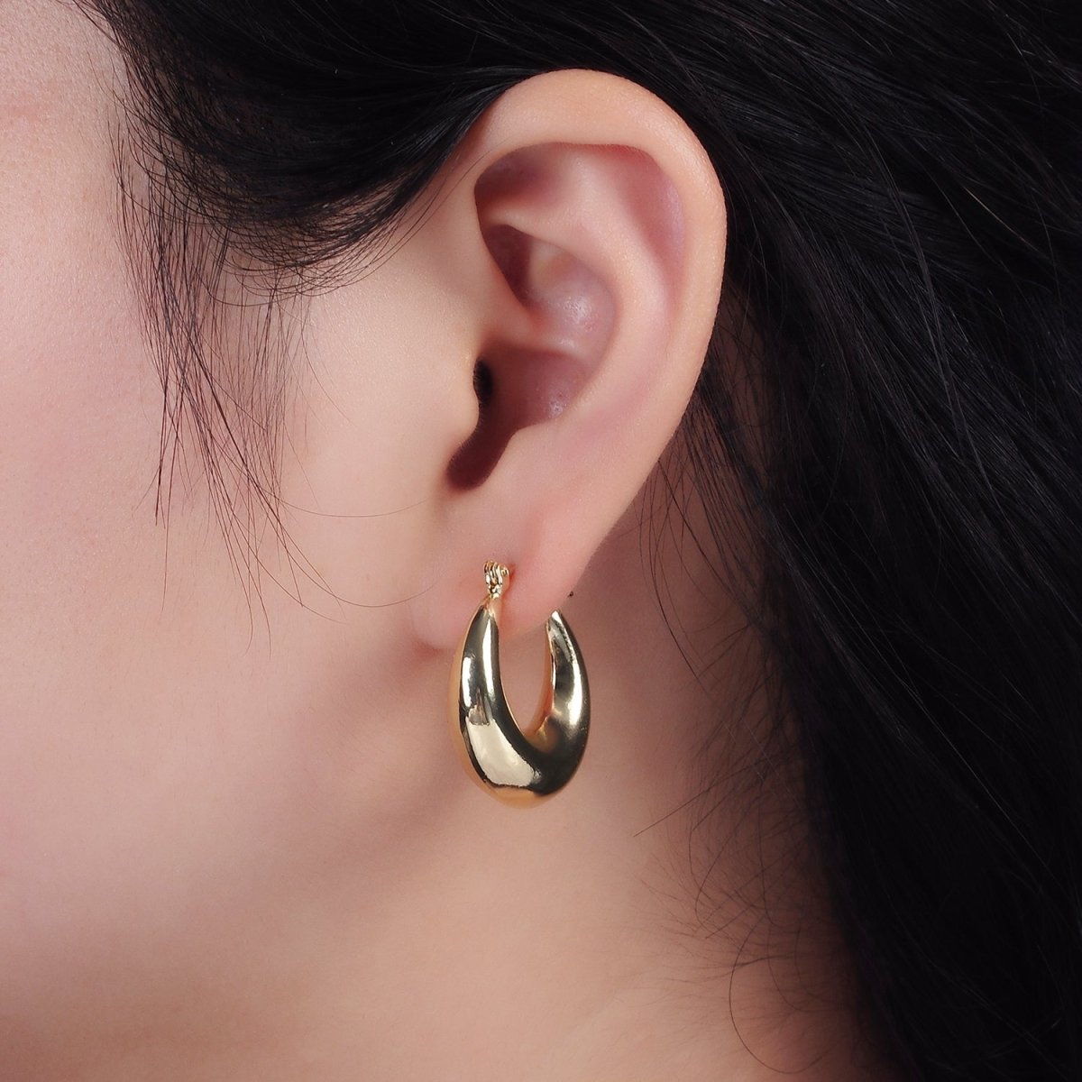 14K Gold Filled 25mm Chubby U-Curved Latch Hoop Earrings | AE357 - DLUXCA