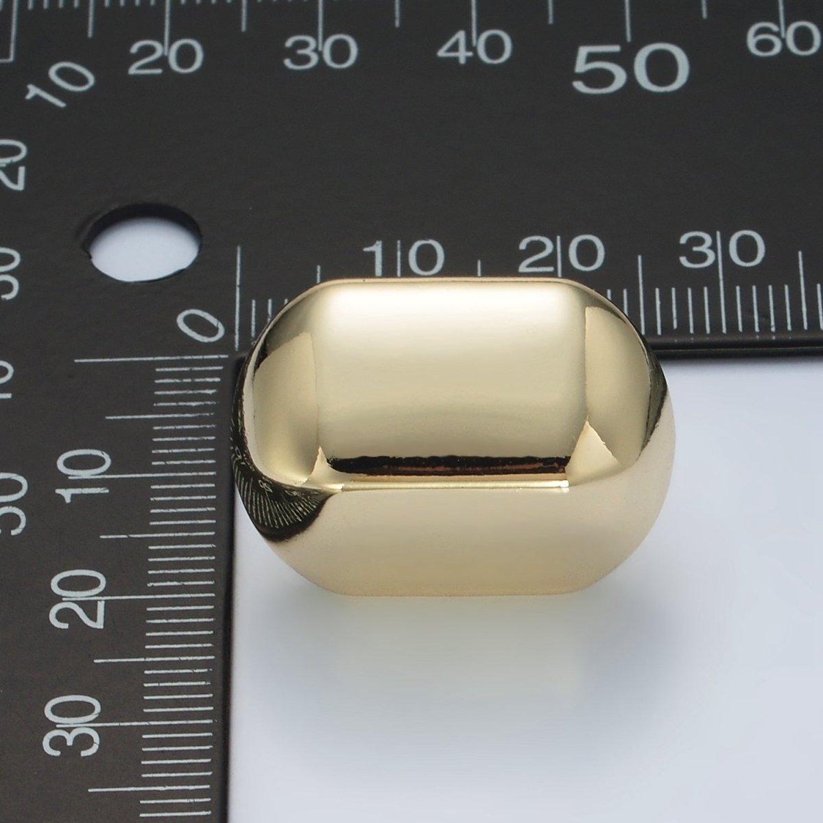 25mm Edged Oblong Lightweight Stud Earrings in Gold & Silver | AD682 AD683