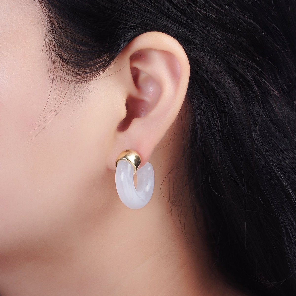 14K Gold Filled 25mm Orange & White C-Shaped Resin Hoop Earrings | AE186-187