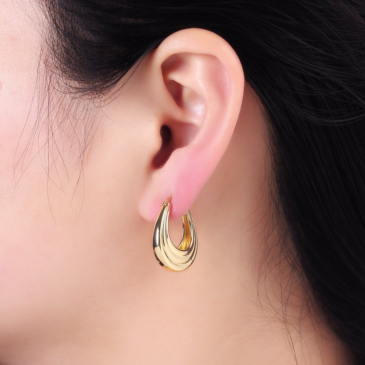 14K Gold Filled 25mm Line-Edged Dome Latch Hoop Earrings in Gold & Silver | AB1343 AB1344