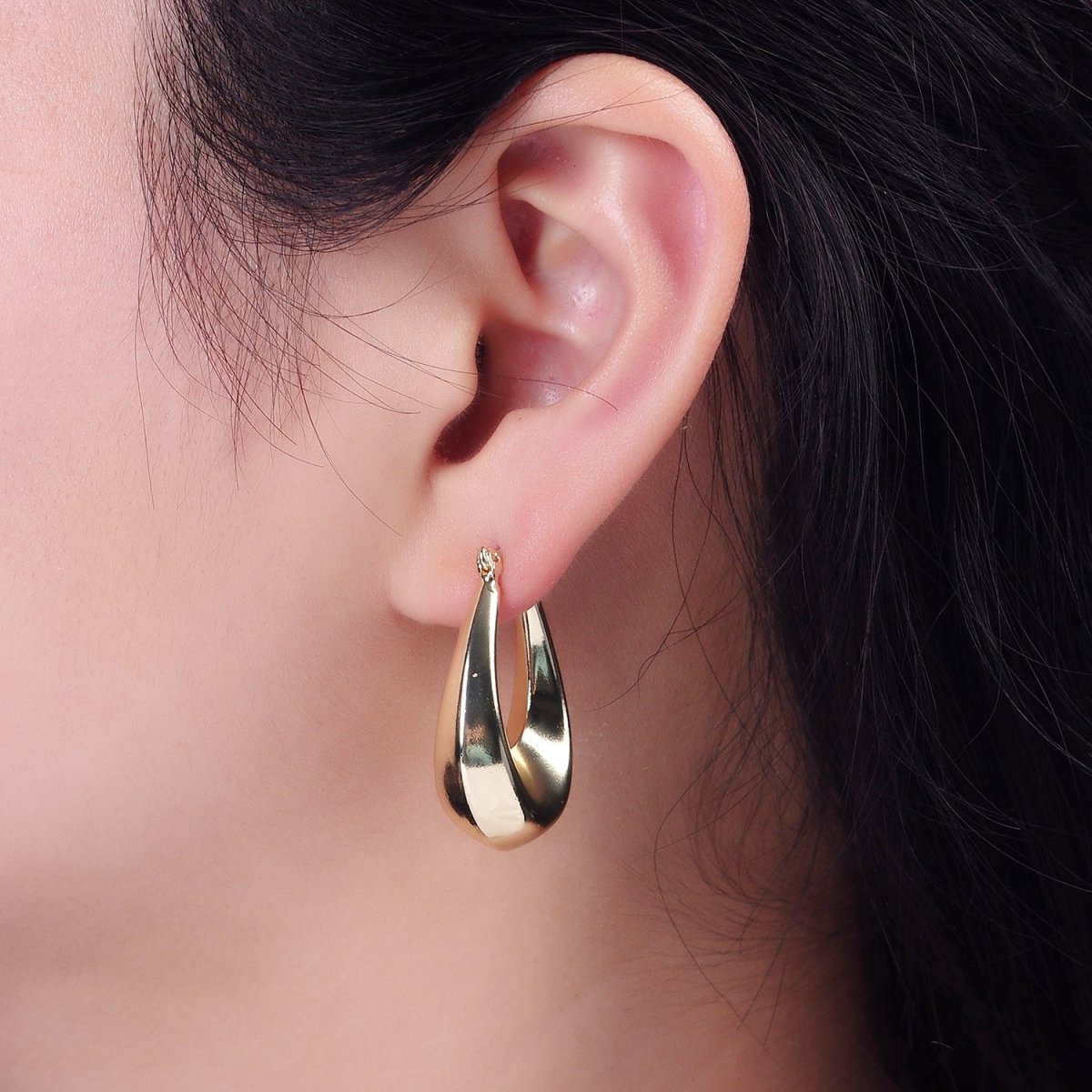 14K Gold Filled 30mm Chubby Curved U-Shaped Minimalist Latch Hoop Earrings | AE383 - DLUXCA