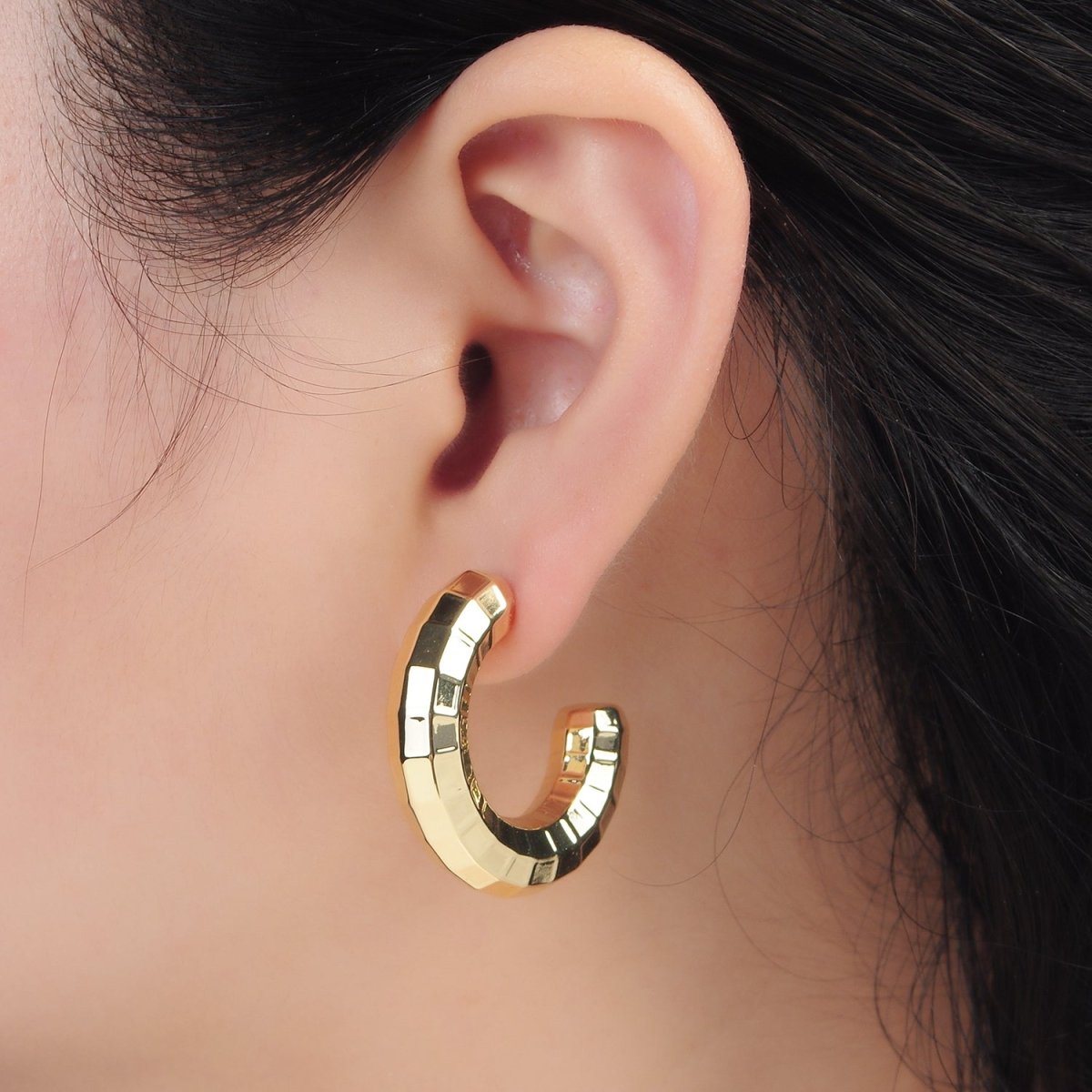 30mm Lightweight Multifaceted C-Shaped Hoop Earrings in Gold & Silver | AD675 AD676