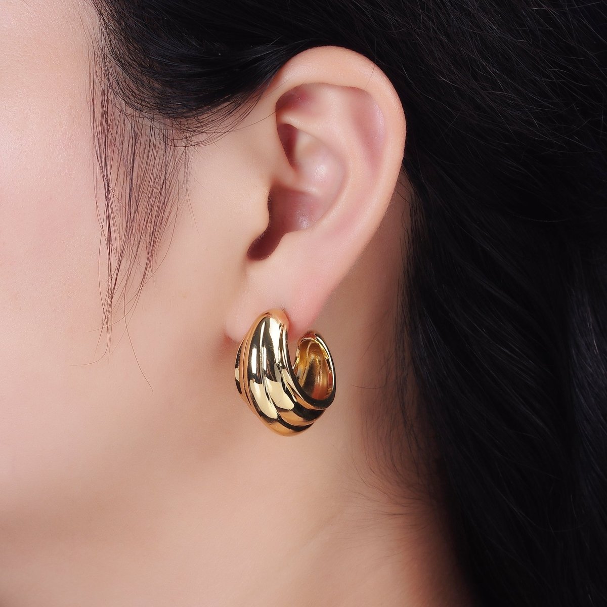 14K Gold Filled 30mm Multiple Line Dome C-Shaped Hoop Earrings in Silver & Gold | AE-104 AE-105