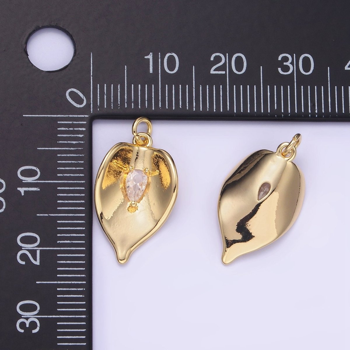 14K Gold Filled CZ Teardrop Curved Leaf Plant Charm | W552 - DLUXCA