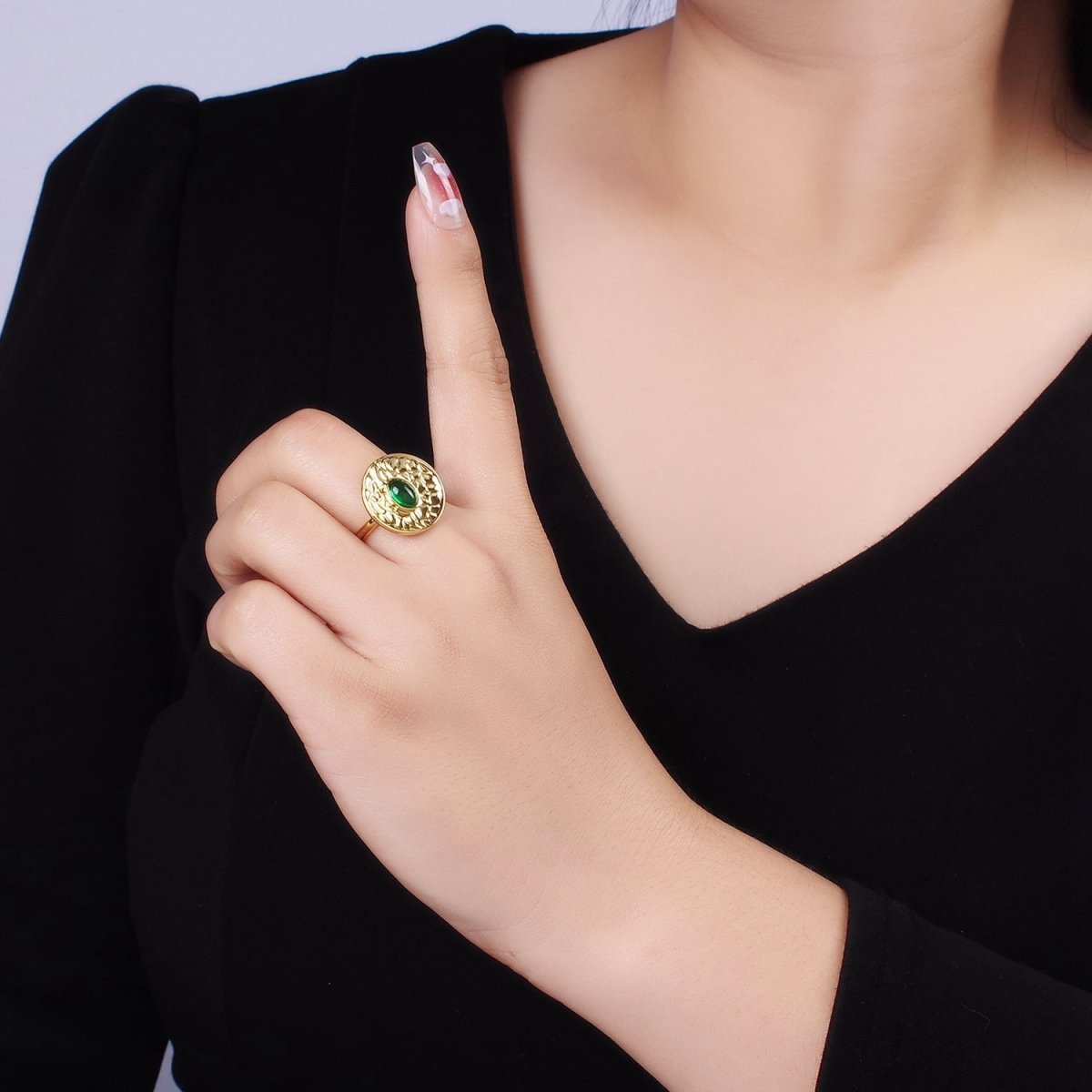 14K Gold Filled Green Prehnite Oval Abstract Hammered Round Ring | O1345 - DLUXCA