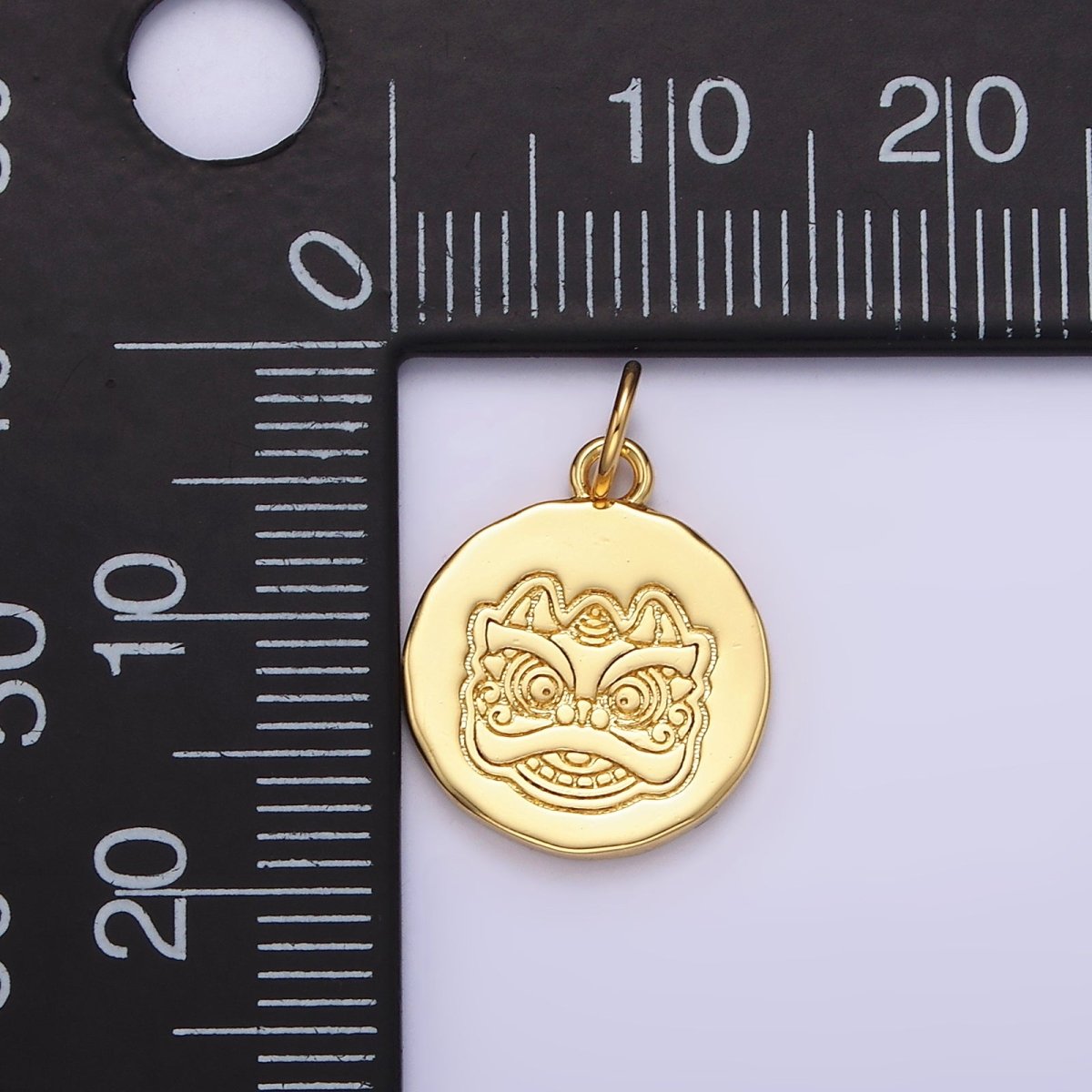 14K Gold Filled Guardian Chinese Lion Engraved Round Charm in Gold & Silver | N1515 N1516