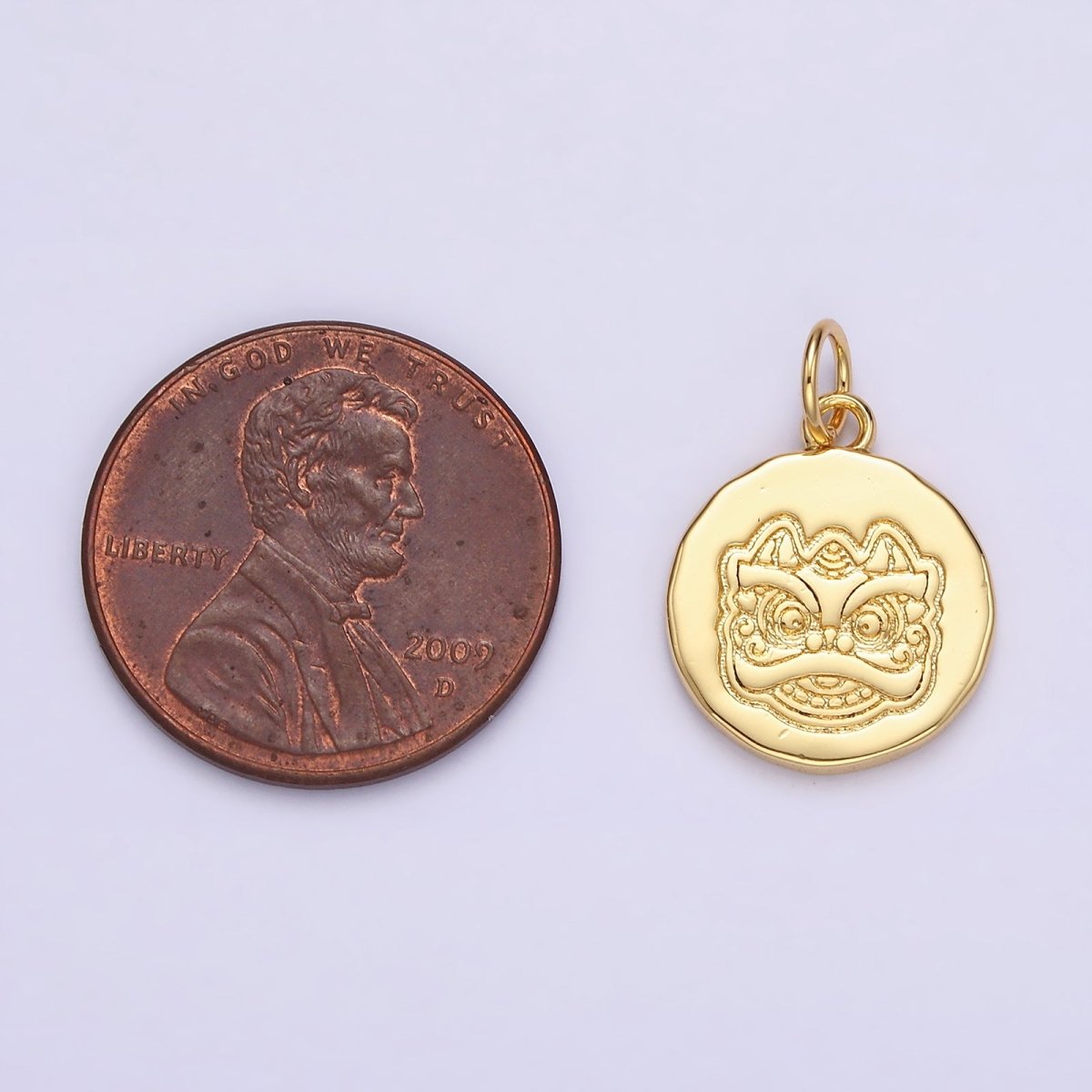 14K Gold Filled Guardian Chinese Lion Engraved Round Charm in Gold & Silver | N1515 N1516