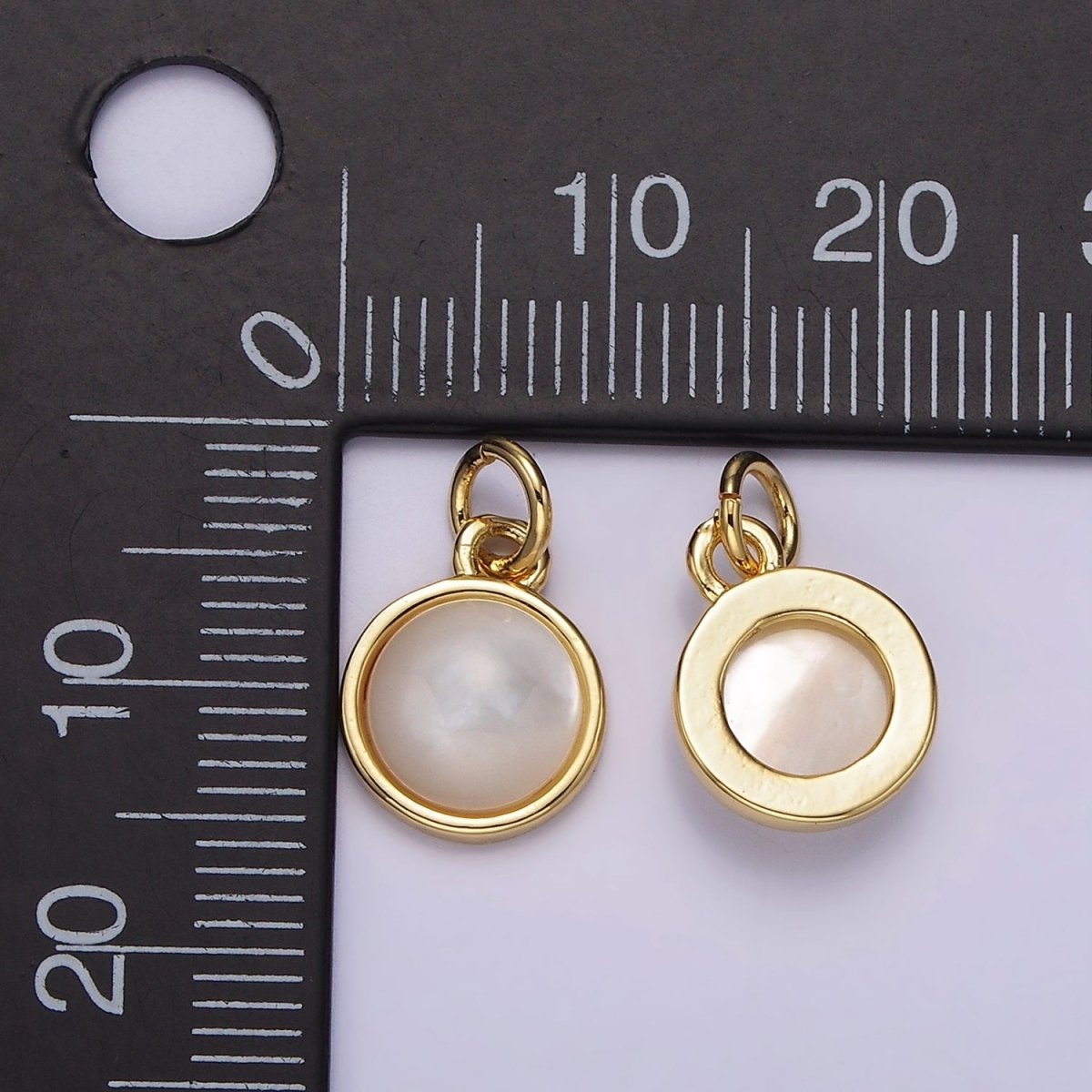 14K Gold Filled Shell Pearl Round Bezel Charm | AG544