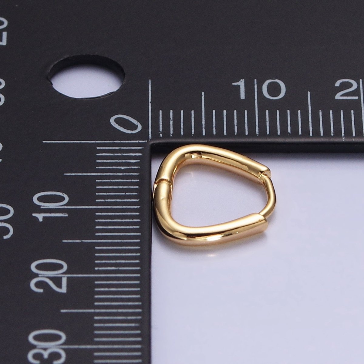 16K Gold Filled 11.5mm Triangle Minimalist Cartilage Huggie Earrings in Gold & Silver | AB825 AD823