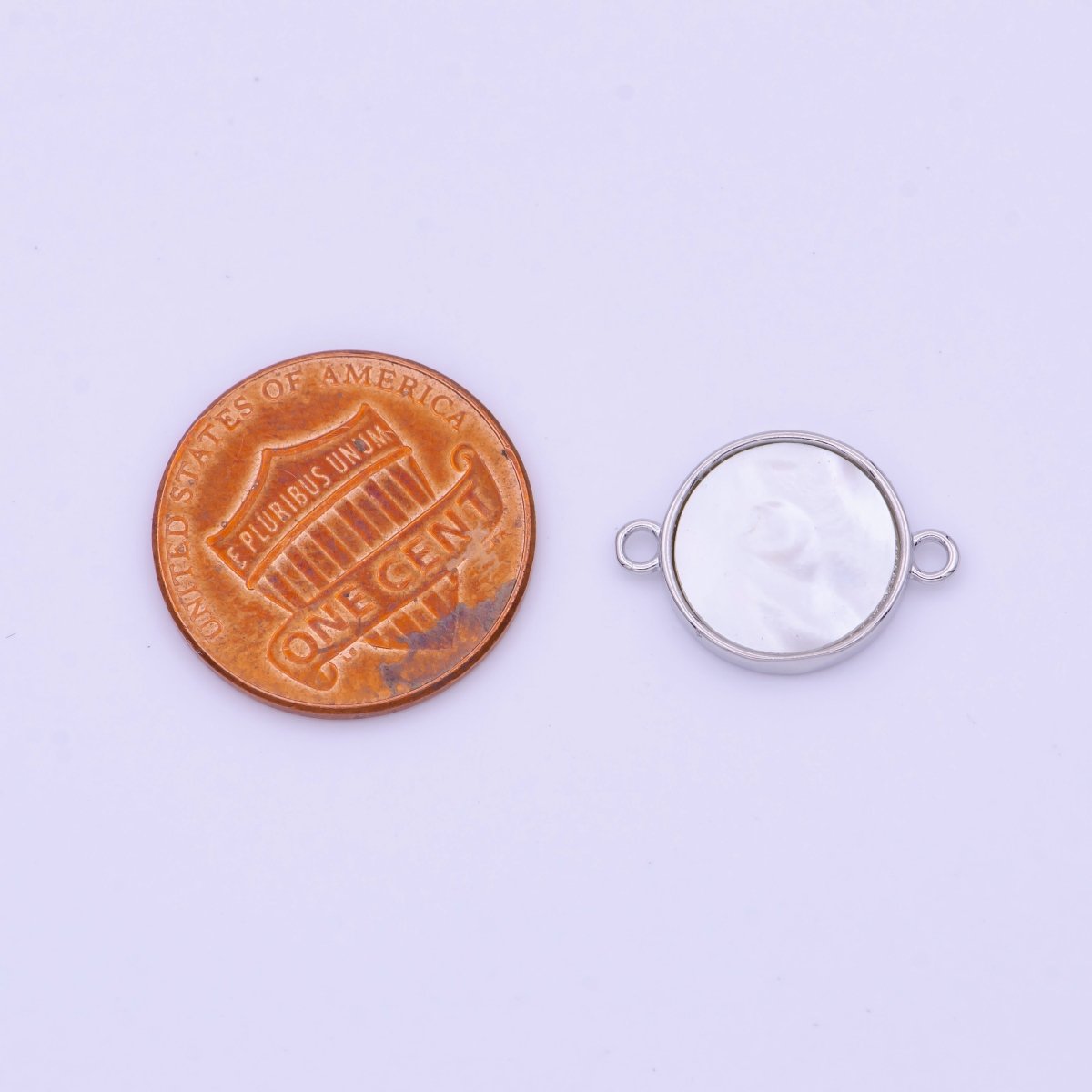 17mm Round Shell Pearl Minimalist Connector in Gold & Silver | Y-626 Y-627