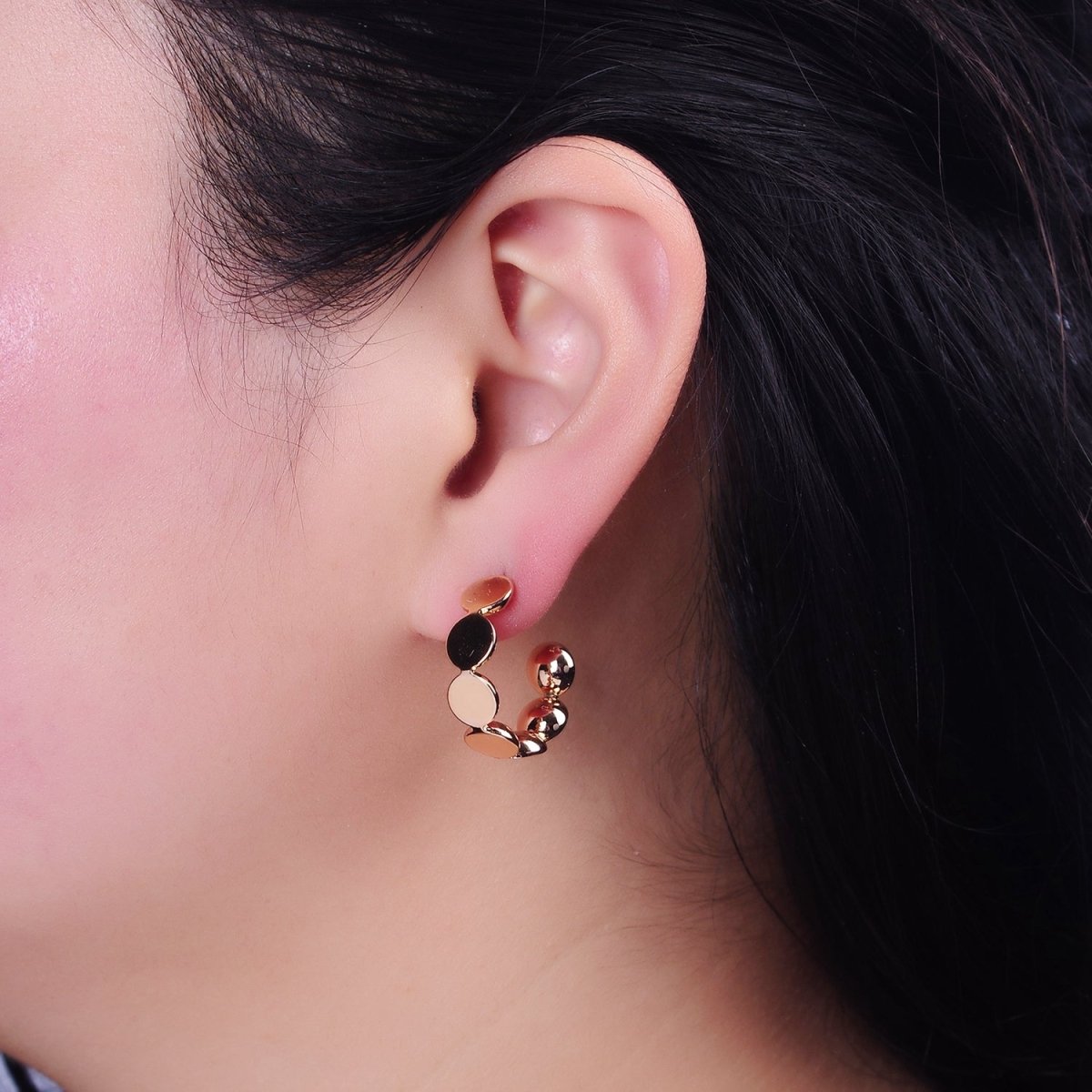 18K Flat Bubble Round Geometric C-Shaped Hoop Earrings | AD1363 - DLUXCA