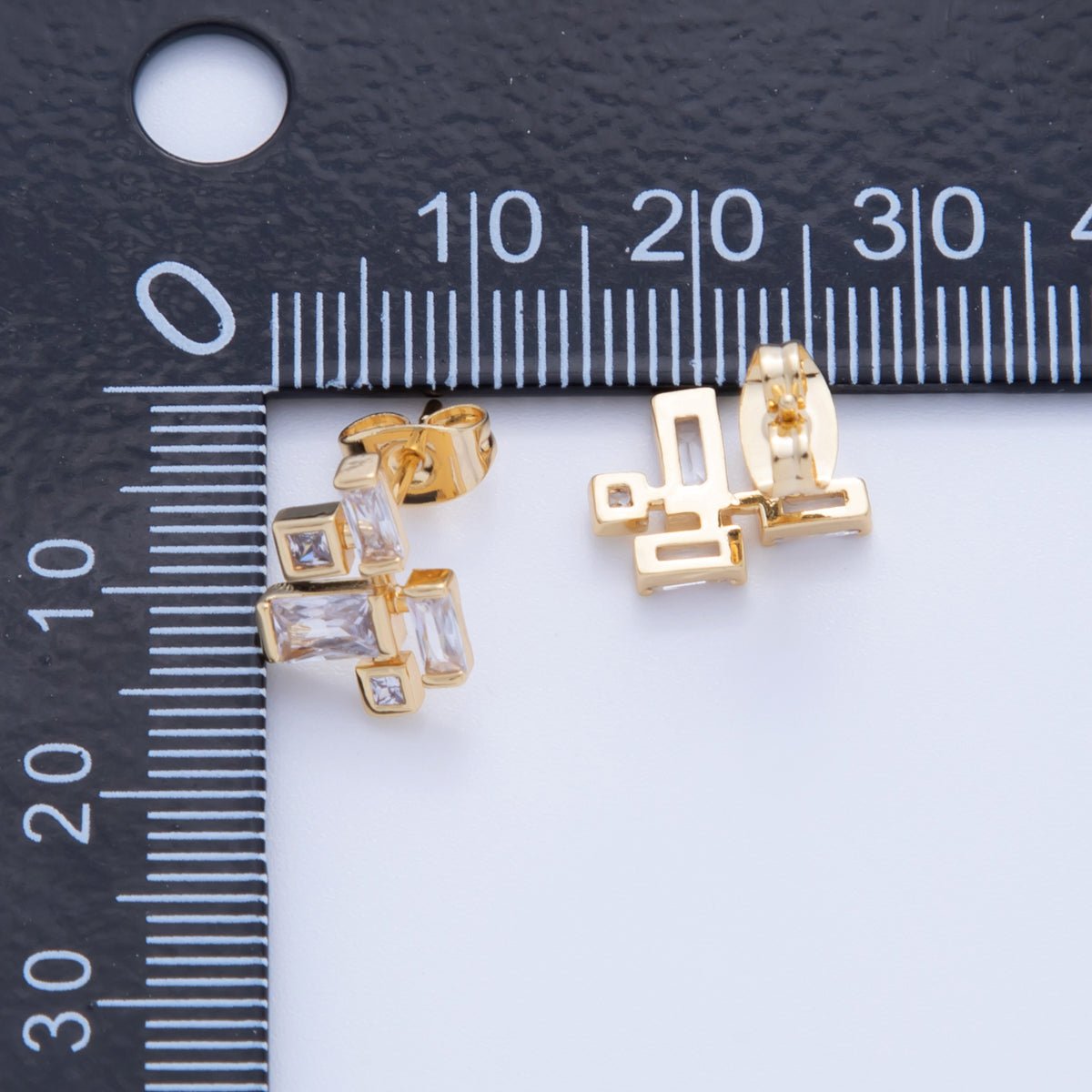 18K Gold Filled Baguette CZ Artificial Square Stud Earrings | AI378 - DLUXCA