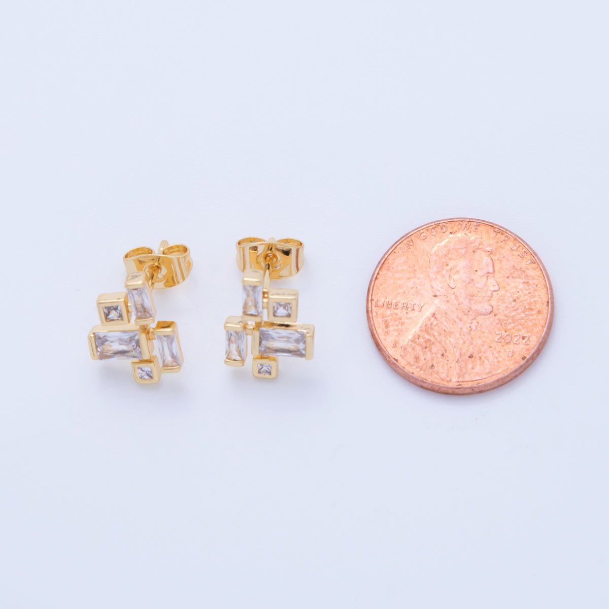 18K Gold Filled Baguette CZ Artificial Square Stud Earrings | AI378 - DLUXCA