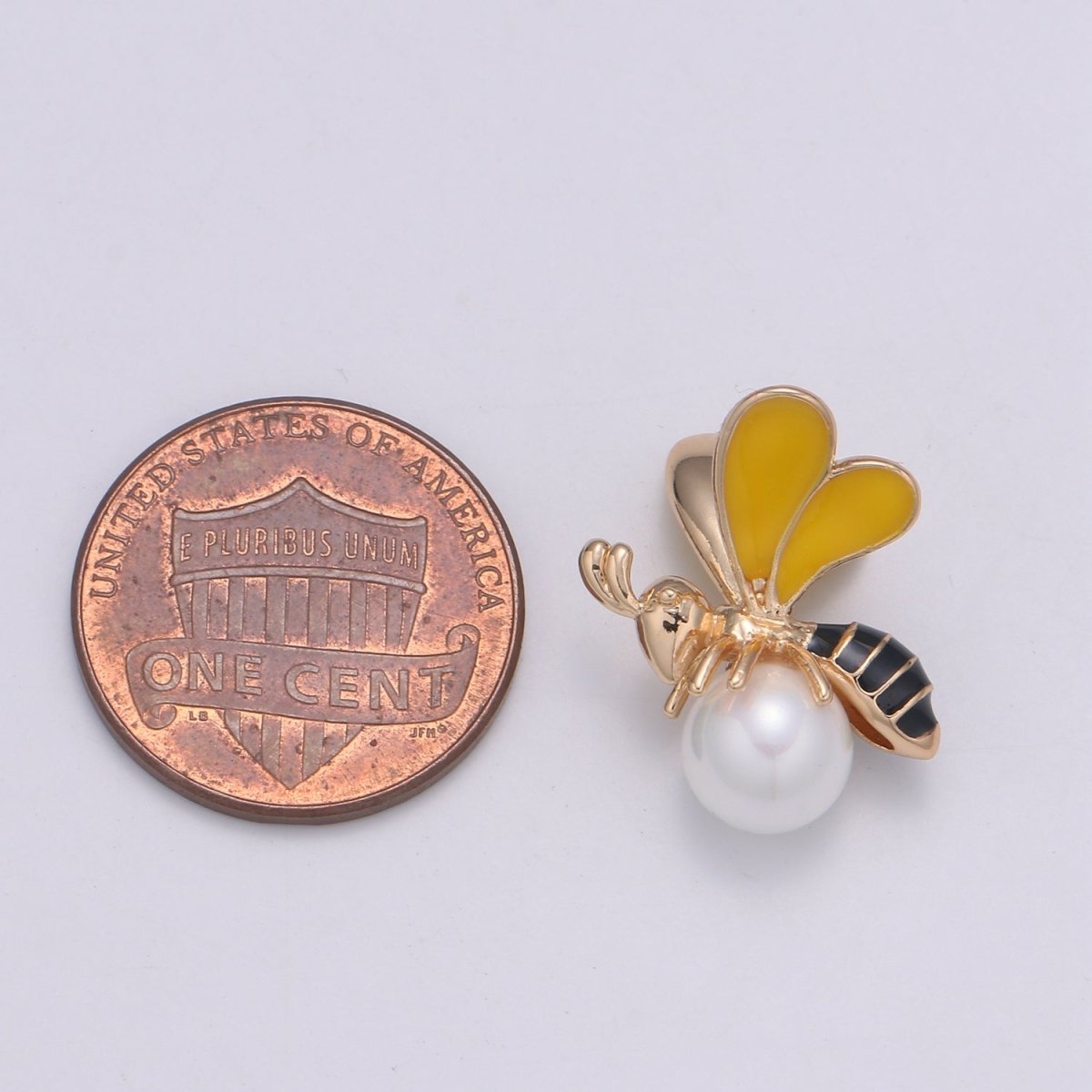 18k Gold Filled Bee Pendant Gold Bumble Bee Charm, Honey Bee Charm with Pearl for Necklace Supplies Component E-133