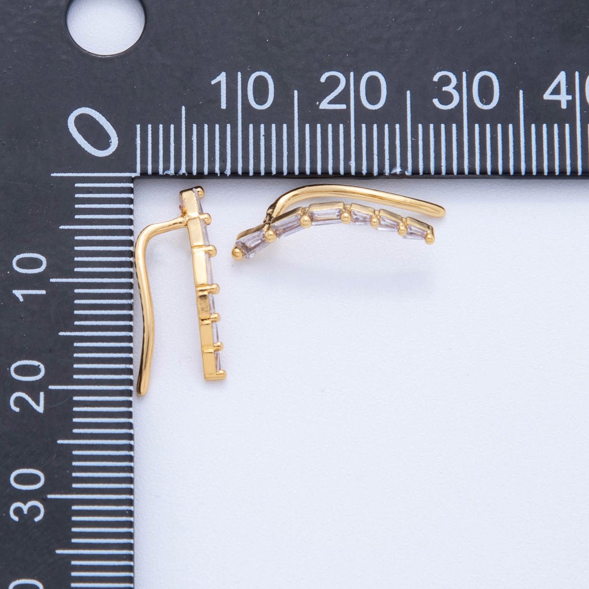 18K Gold Filled Clear Baguette CZ Curve Ear Climber Earrings | AI382 - DLUXCA