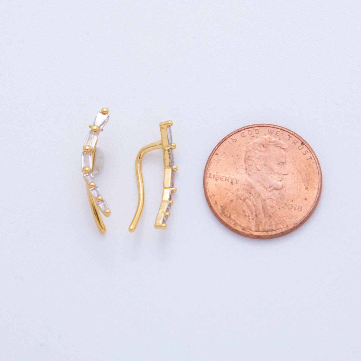 18K Gold Filled Clear Baguette CZ Curve Ear Climber Earrings | AI382 - DLUXCA