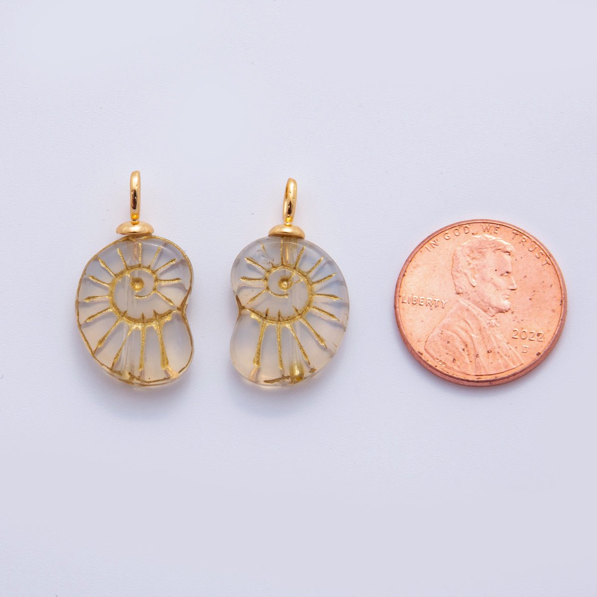 18K Gold Filled Clear Gold - Lined Nautilus Sea Shell Drop Pendant | AF291 - DLUXCA