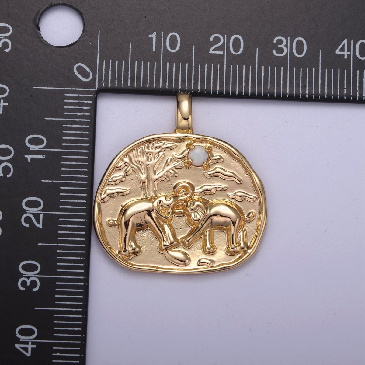 18k Gold Filled Elephant Wild Animal Safari Zoo Medallion Pendant H-418 - DLUXCA