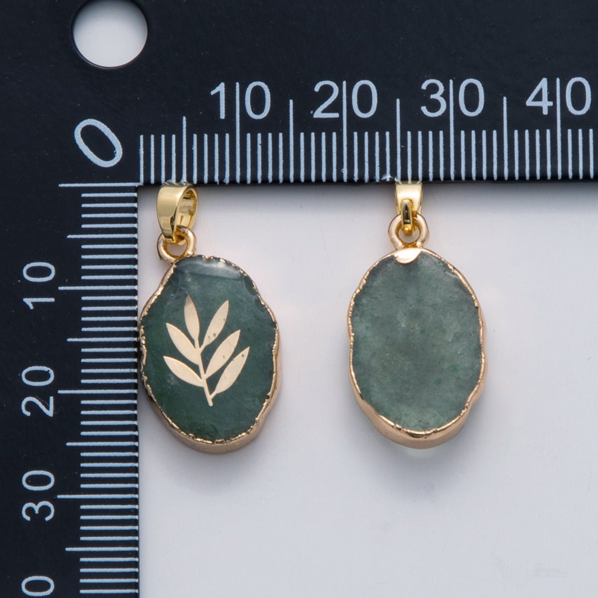 18K Gold Filled Leaf Green Aventurine Oblong Pendant | AH697 - DLUXCA