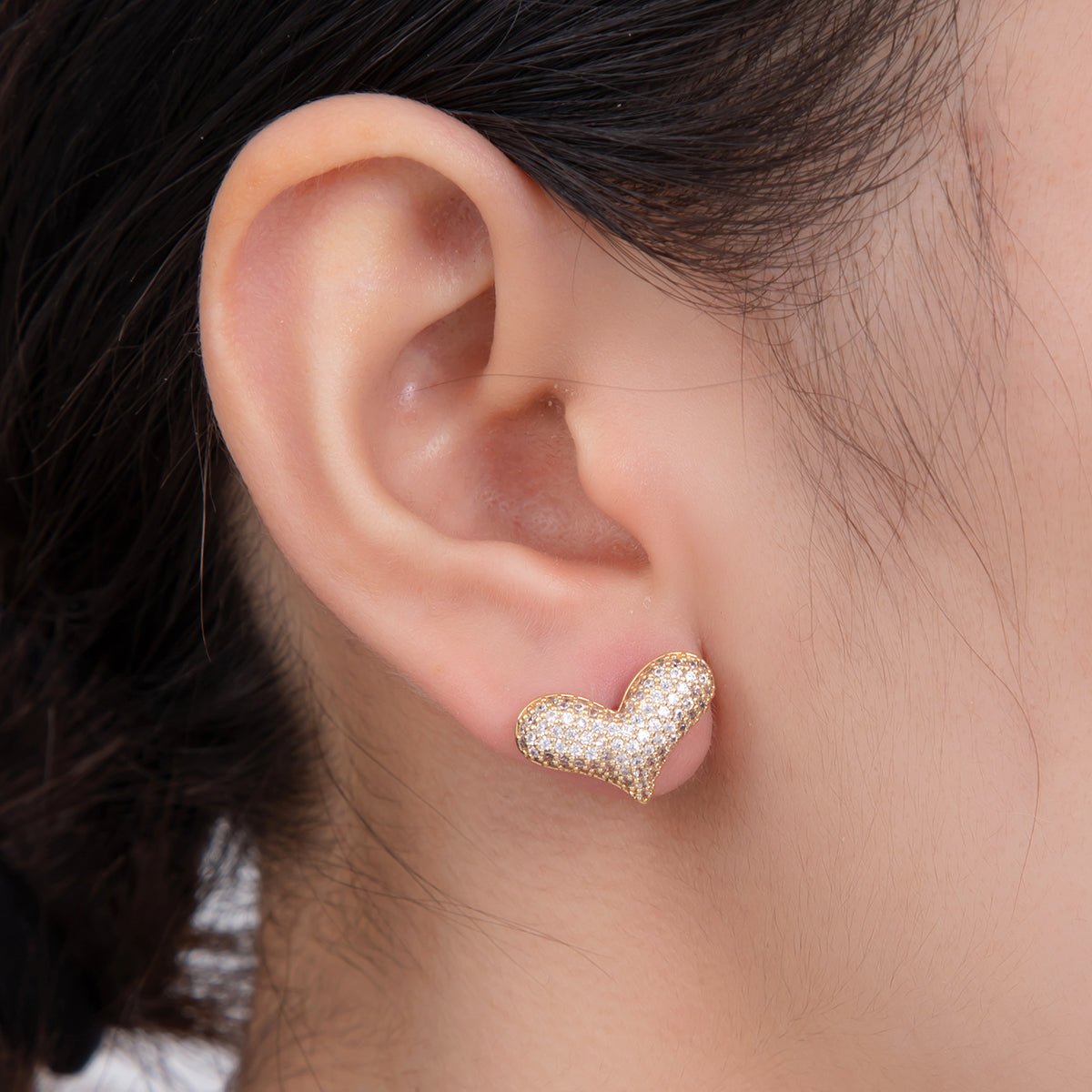 18K Gold Filled Micro Paved CZ Heart Stud Earrings | AI348 - DLUXCA
