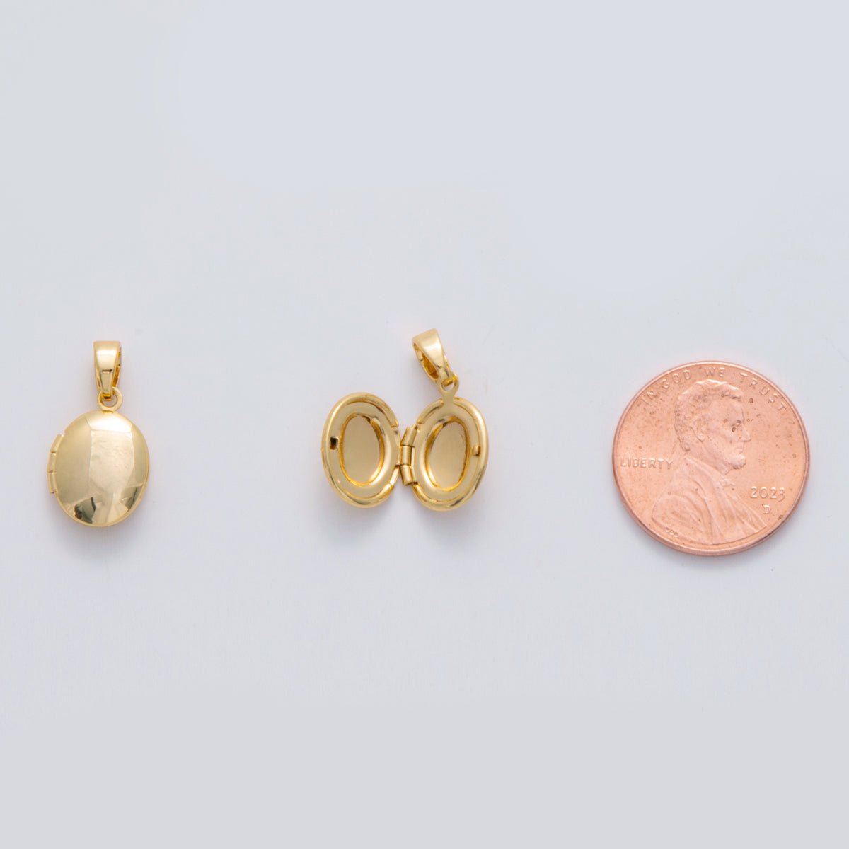 18K Gold Filled Minimalist Oval Locket Pendant | AH690 - DLUXCA