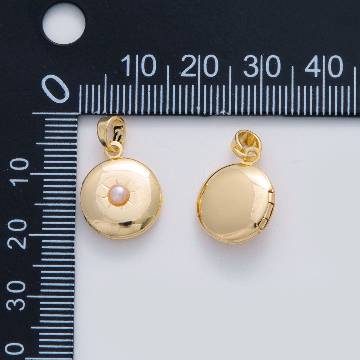 18K Gold Filled Shell Pearl Celestial Sun Round Locket Pendant | AH687 - DLUXCA