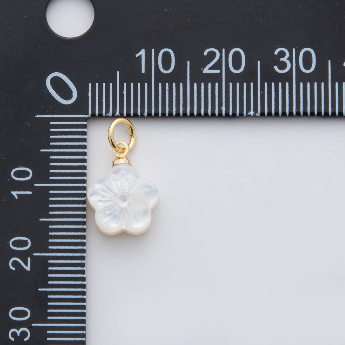 18K Gold Filled White Shell Pearl Daisy Flower Charm | AJ309 - DLUXCA