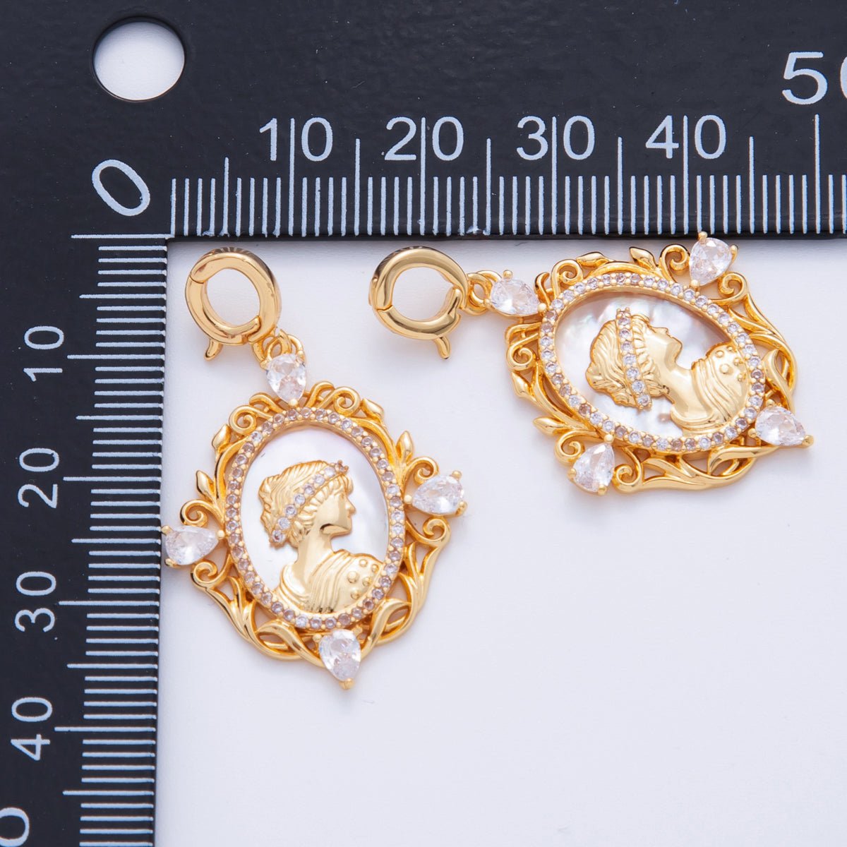 18K Gold Filled Women Silhouette Shell Pearl Artisan Drop Snap Bail Pendant | AH709 - DLUXCA