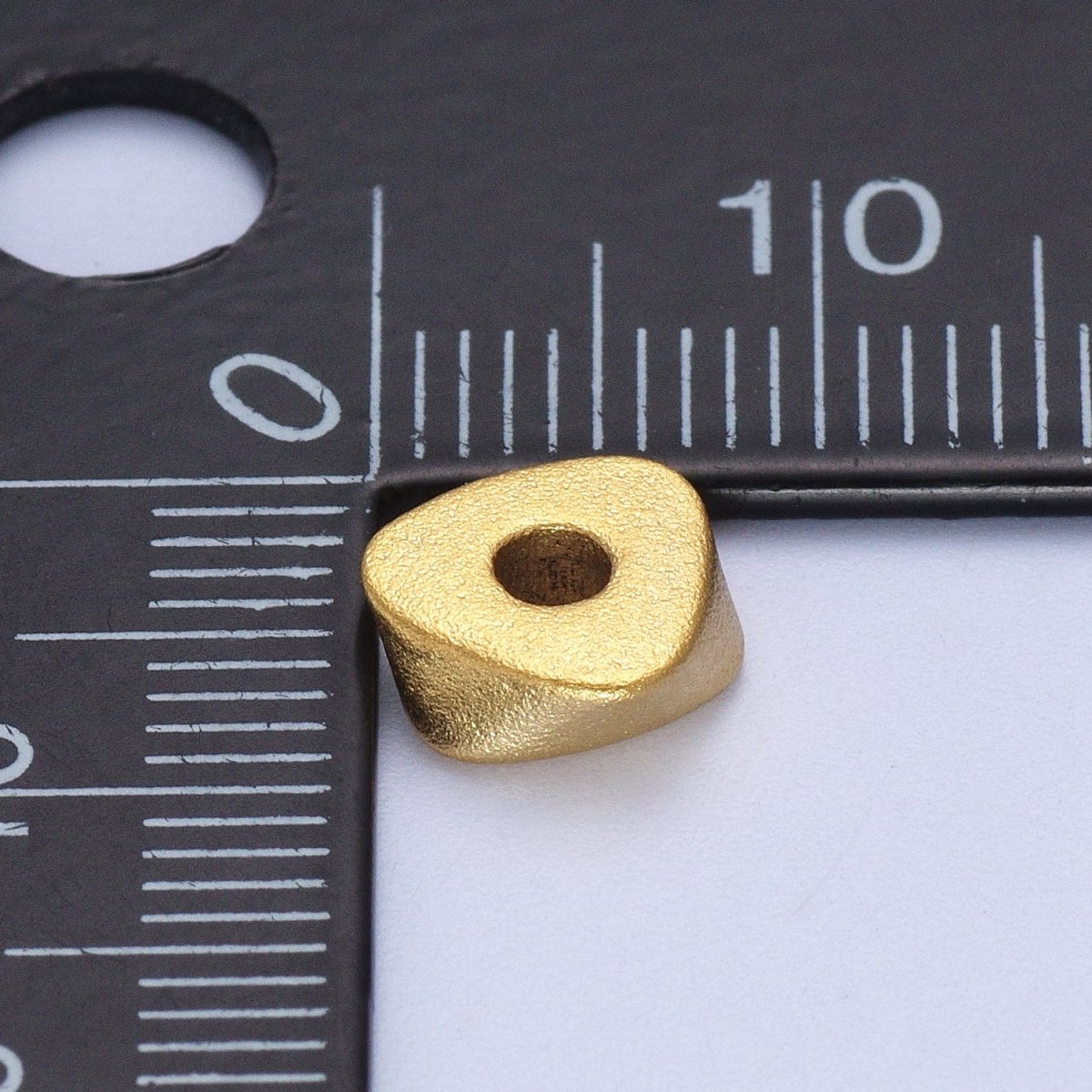 20pcs 24K Gold Filled 20 Pieces 7.8mm Geometric Triangle Matte Bead in Gold & Silver | K-303 K-304