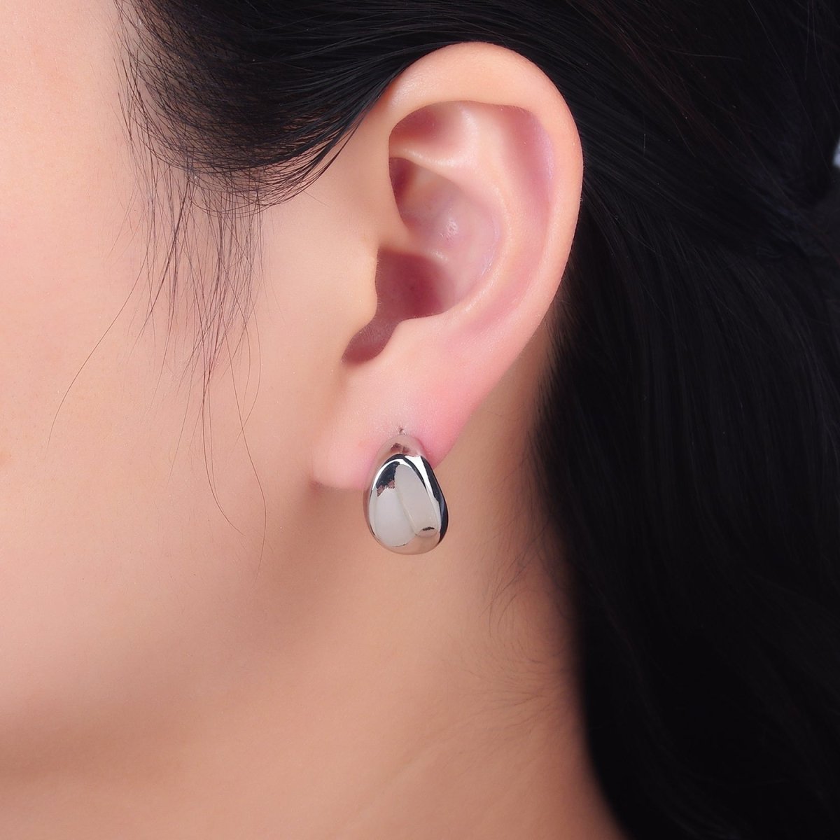 24K Gold Filled 20mm Edged Dome C-Shaped Hoop Earrings in Gold & Silver | AB796 AB797