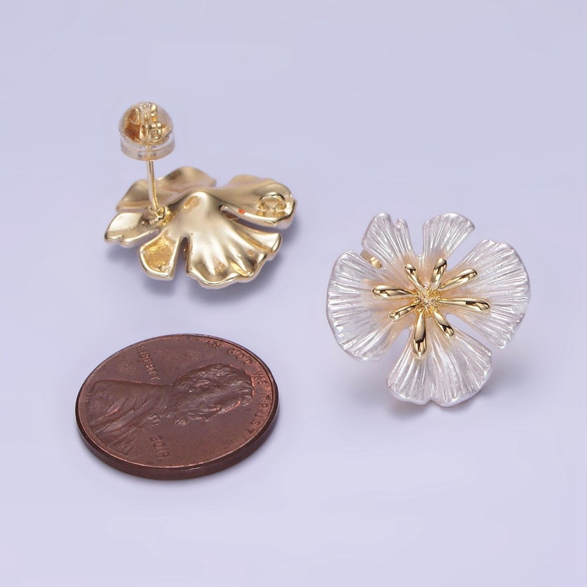 24K Gold Filled 20mm Shell Pearl Flower Stud Earrings | Z819 - DLUXCA