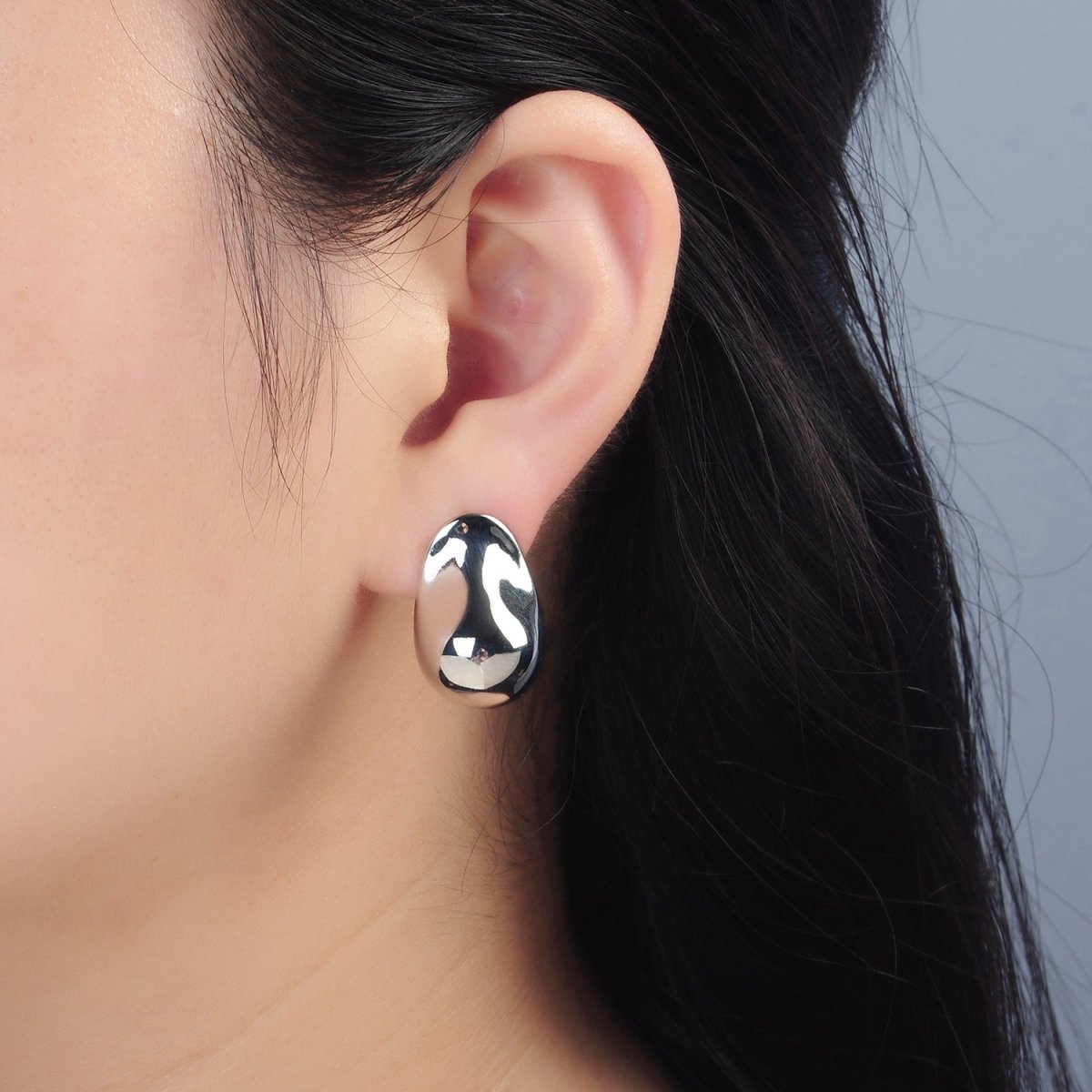 24K Gold Filled 25mm Hammered Dome J-Shaped Hoop Earrings in Gold & Silver | V071 V072