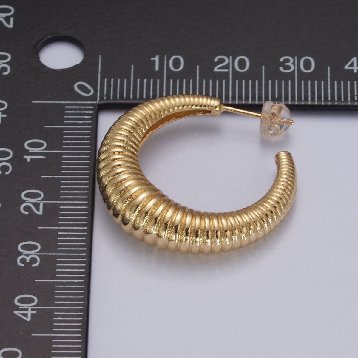 24K Gold Filled 30mm Croissant C-Shaped Hoop Earrings in Gold & Silver | P300 P301