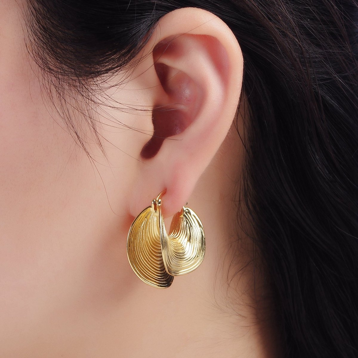 24K Gold Filled 30mm Line - Textured Curved Latch Hoop Earrings | P523 - DLUXCA