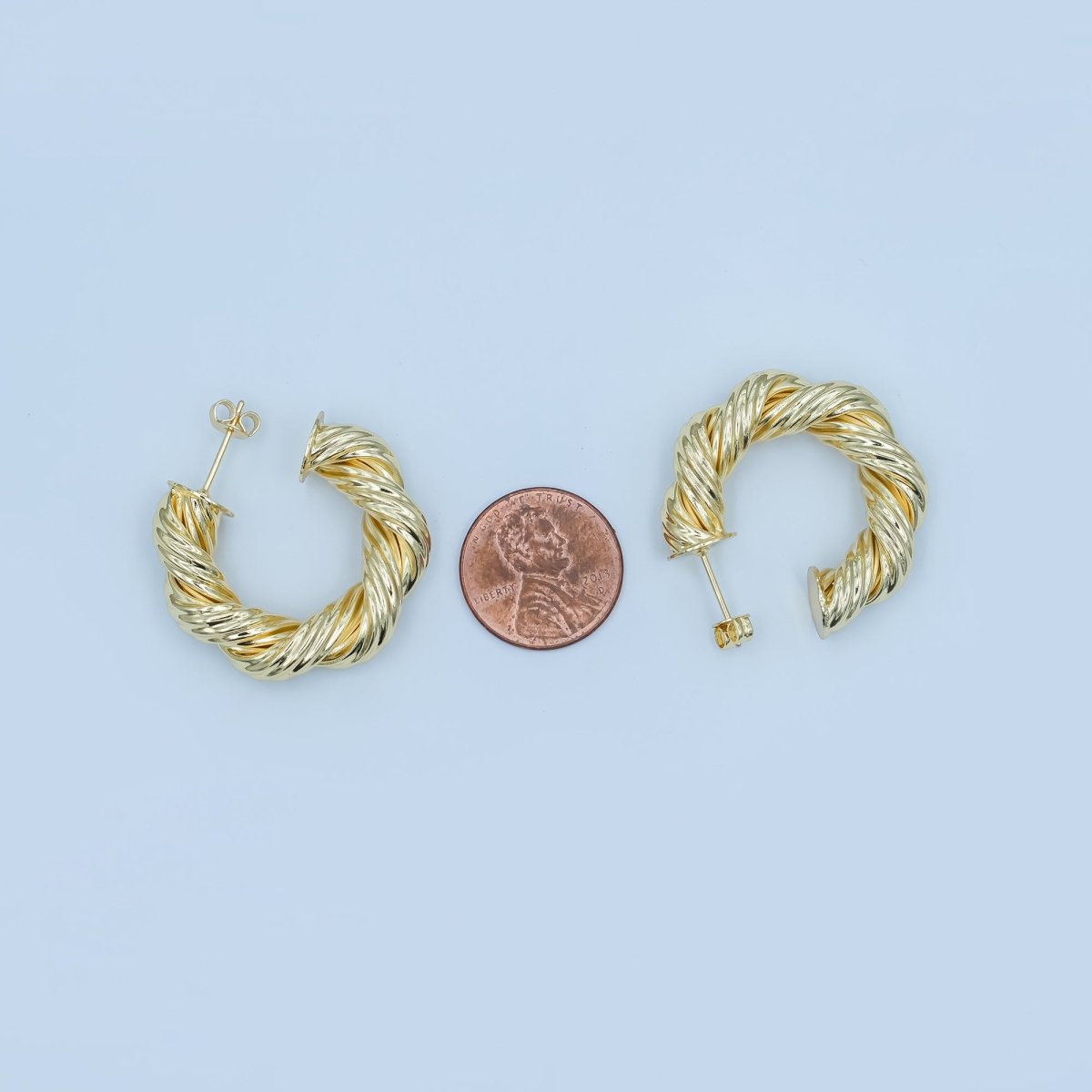 24K Gold Filled 30mm Twisted C - Shaped Hoop Earrings - DLUXCA