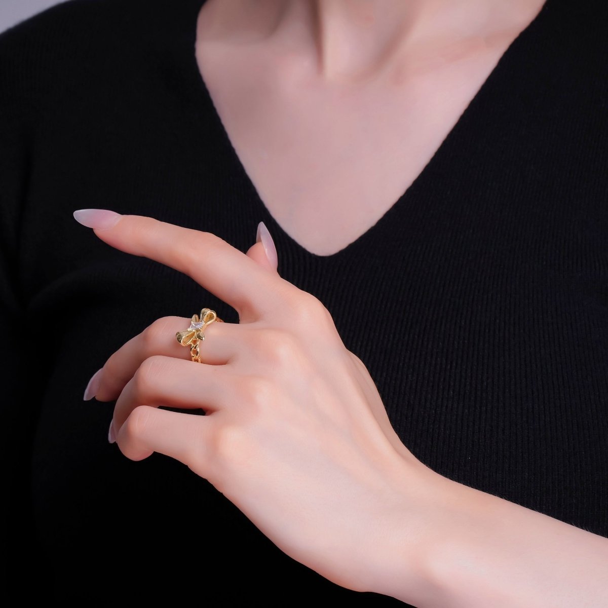 24K Gold Filled Baguette Ribbon Bow Curb Chain Ring | O553 - DLUXCA