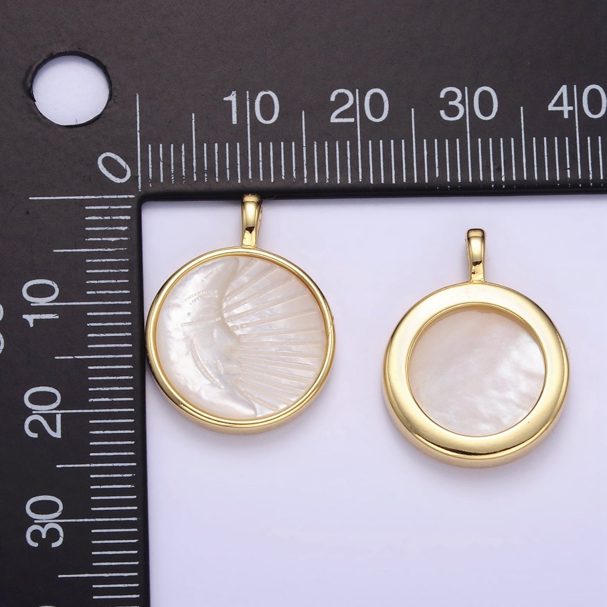 24K Gold Filled Celestial Moon Face Ray Shell Pearl Bezel Round Pendant | AA1332 - DLUXCA