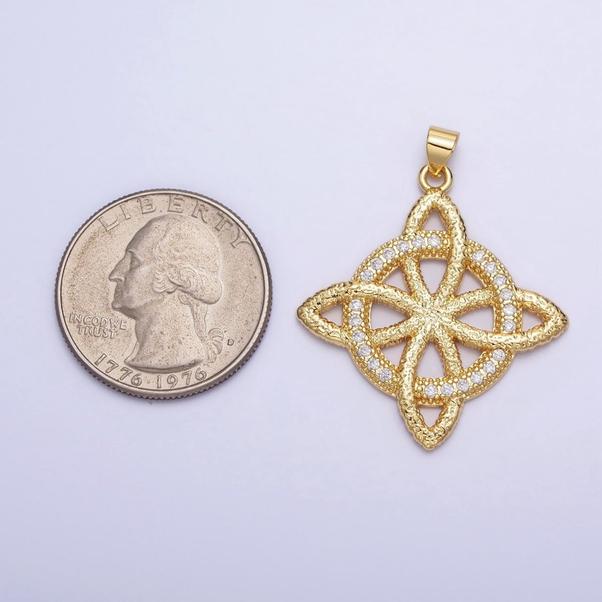 24K Gold Filled Celtic Knots Pendant AA257 - DLUXCA