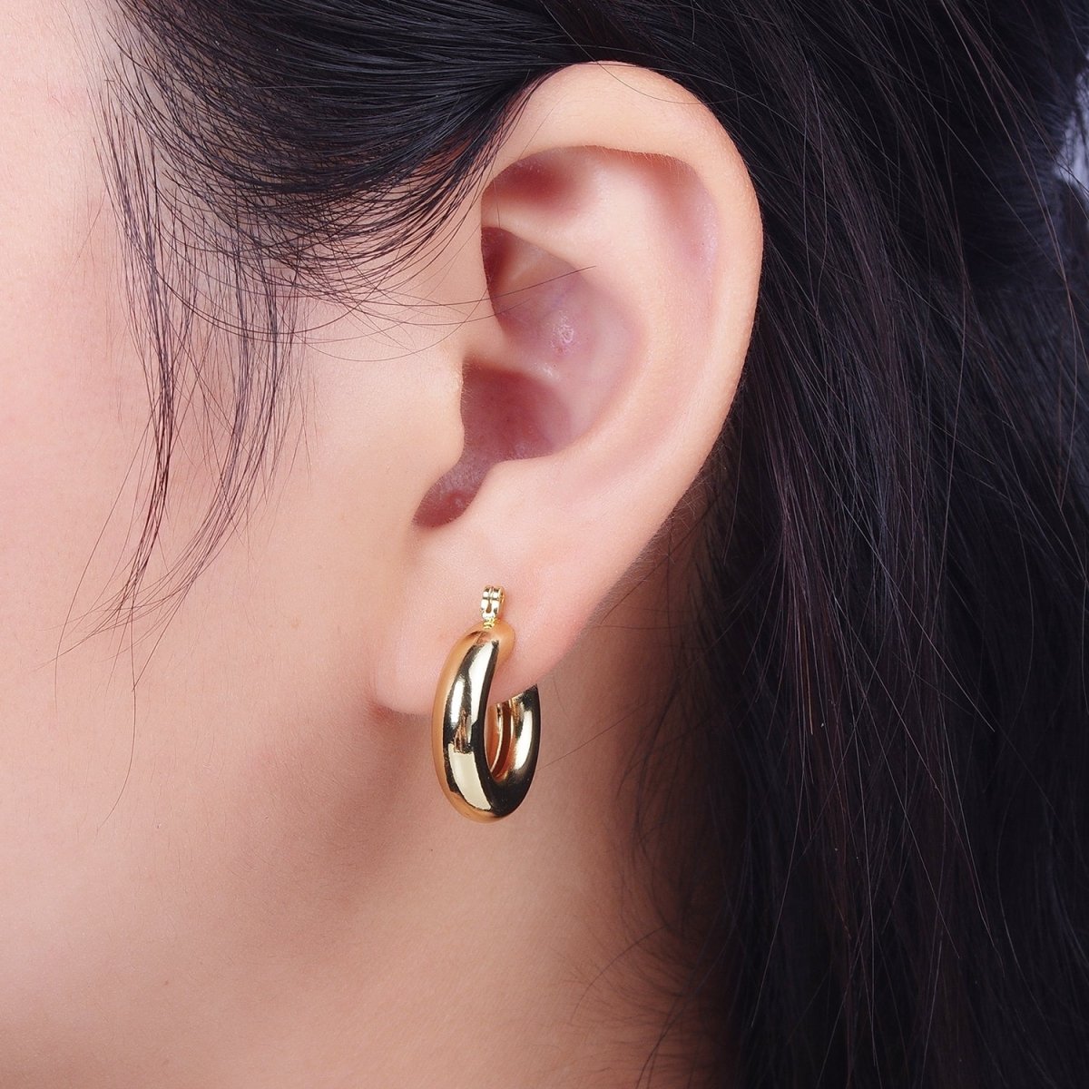 24K Gold Filled Classic Wide Dome 20mm Latch Hoop Earrings in Gold & Silver | AD-170 AD-172