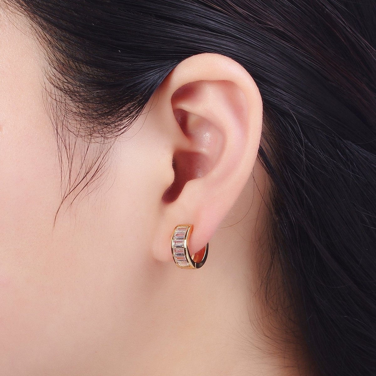 24K Gold Filled Clear Baguette Cubic Zirconia Simple Minimalist Small Hoops Gold Huggies Earrings Q-149 AD-481