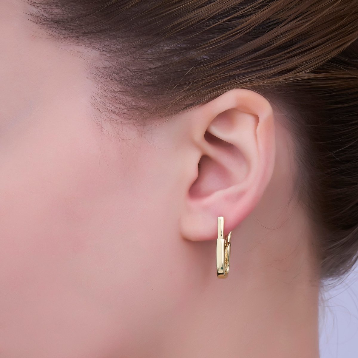24K Gold Filled Curved Geometric Oblong Hoop Earrings | AE834 - DLUXCA